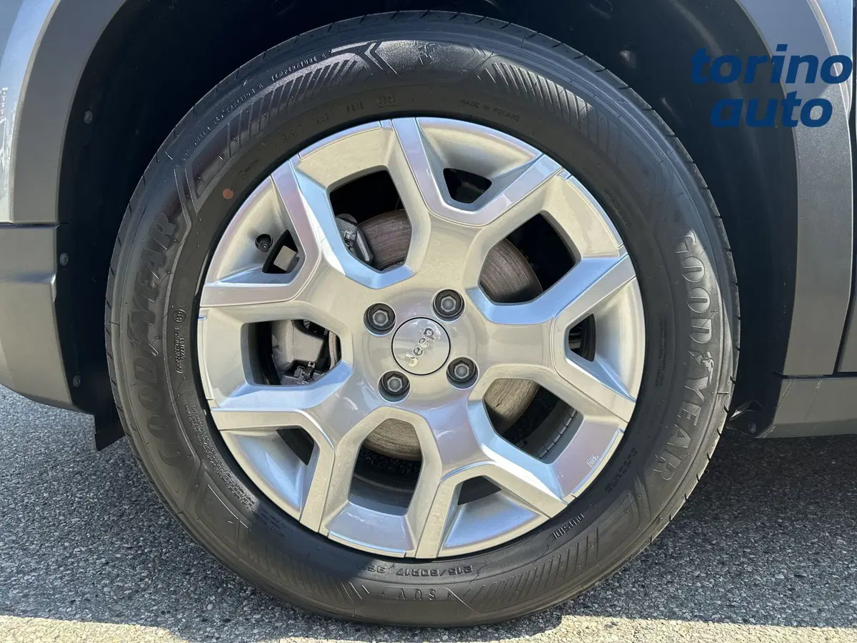 Jeep Avenger nuova a Torino (9)