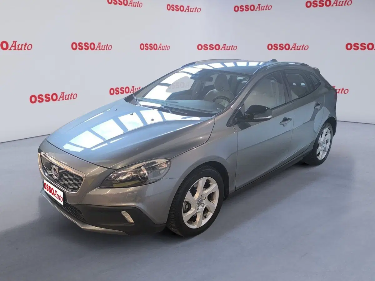 Volvo V40 Cross Country usata a Udine