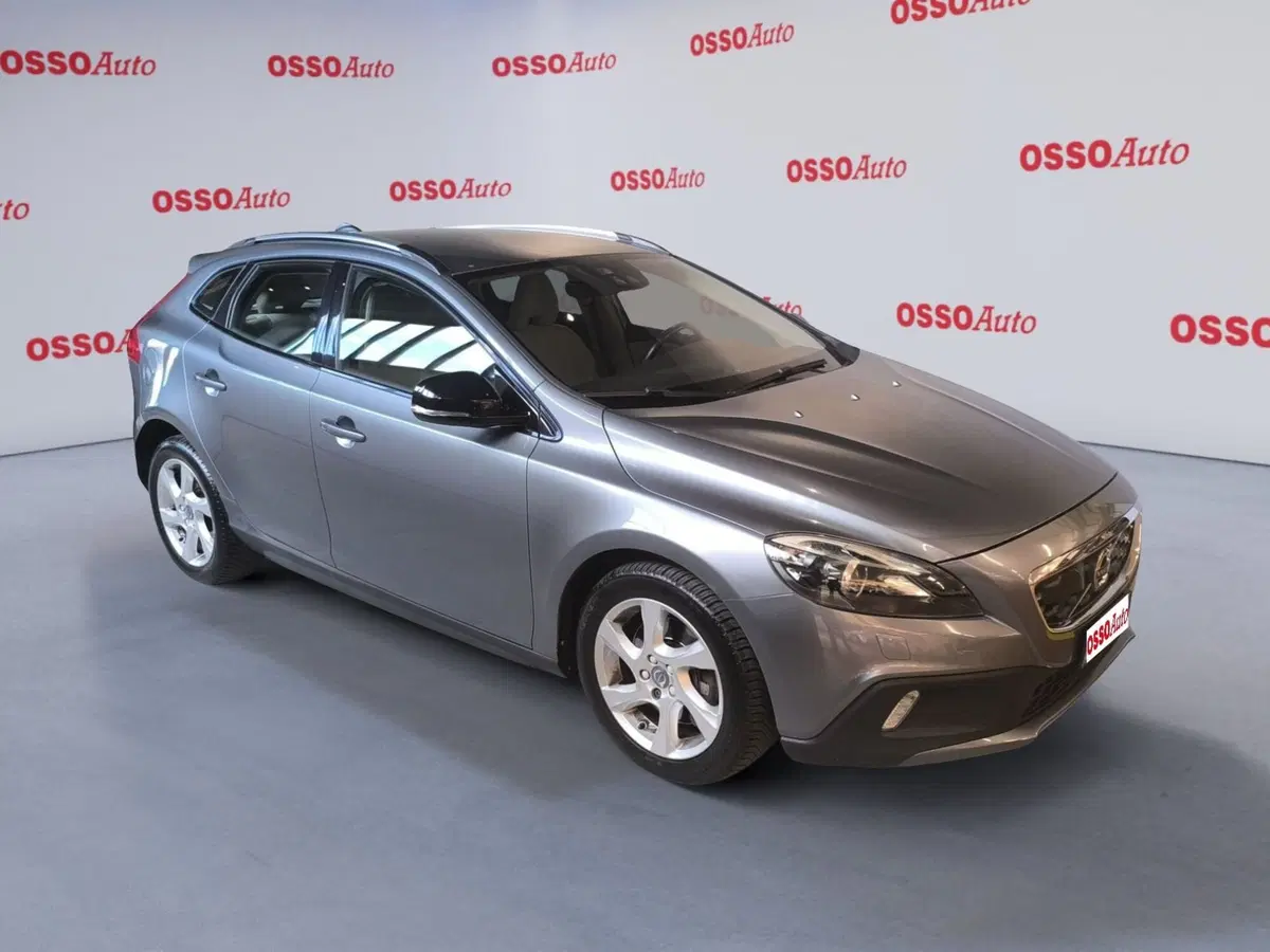 Volvo V40 Cross Country usata a Udine (2)