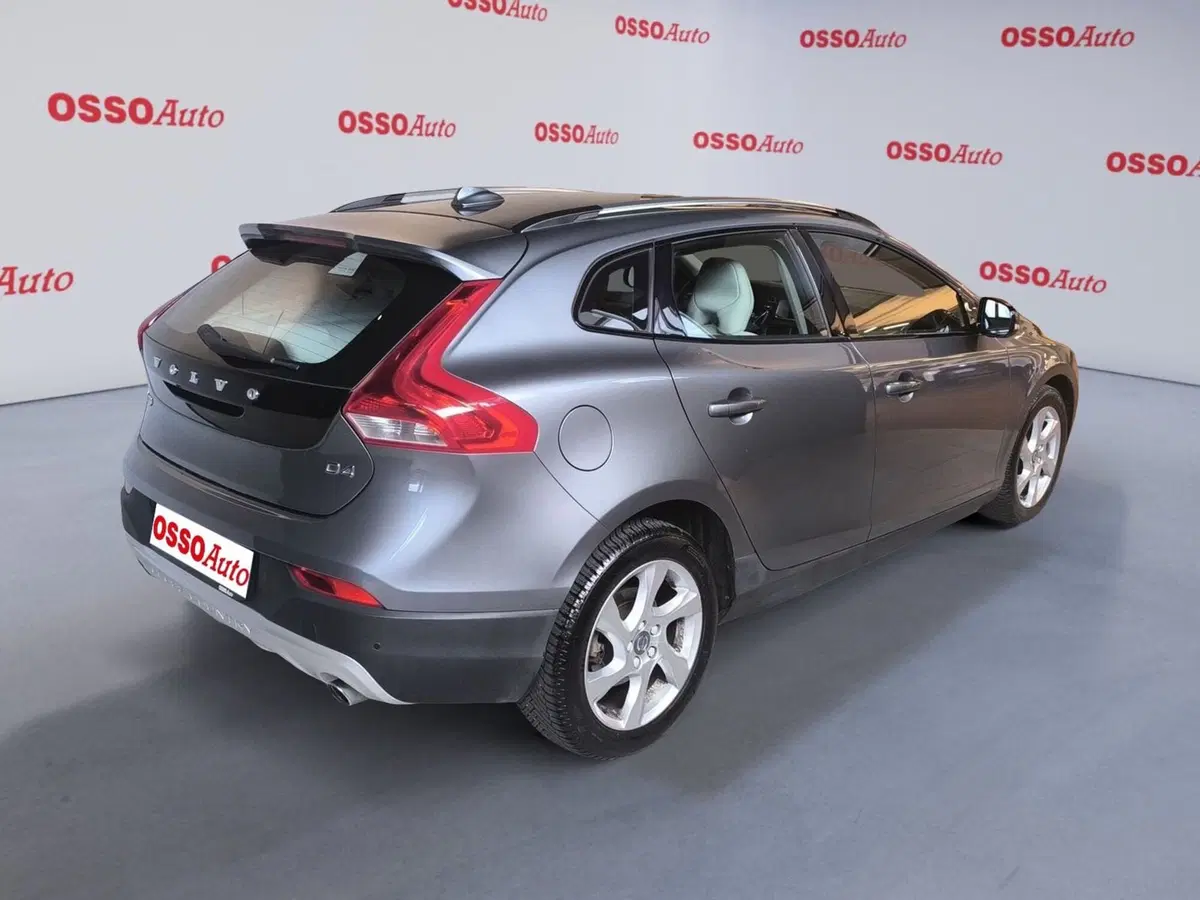 Volvo V40 Cross Country usata a Udine (3)