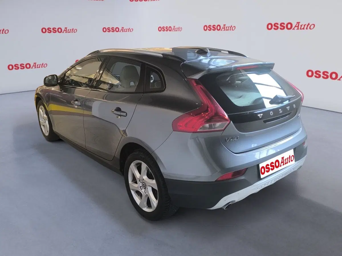 Volvo V40 Cross Country usata a Udine (4)