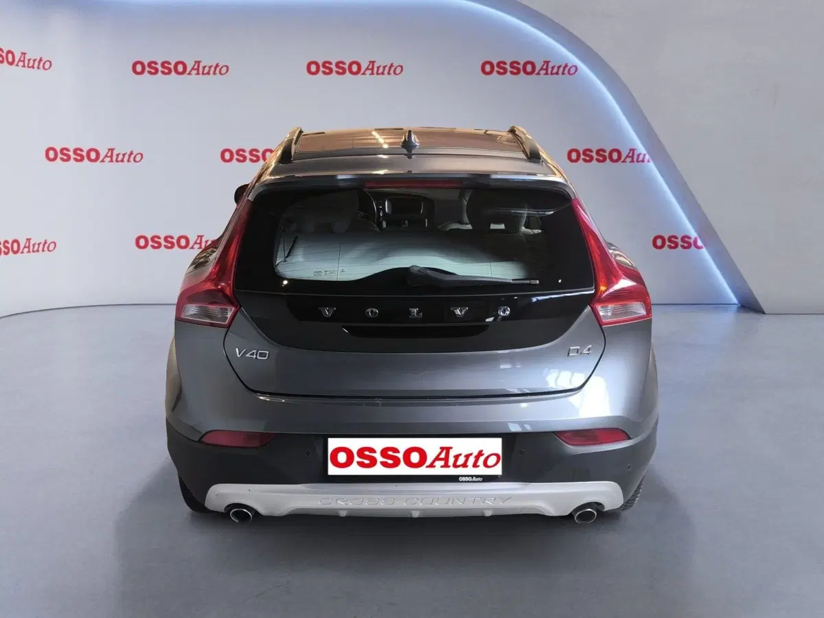 Volvo V40 Cross Country usata a Udine (6)