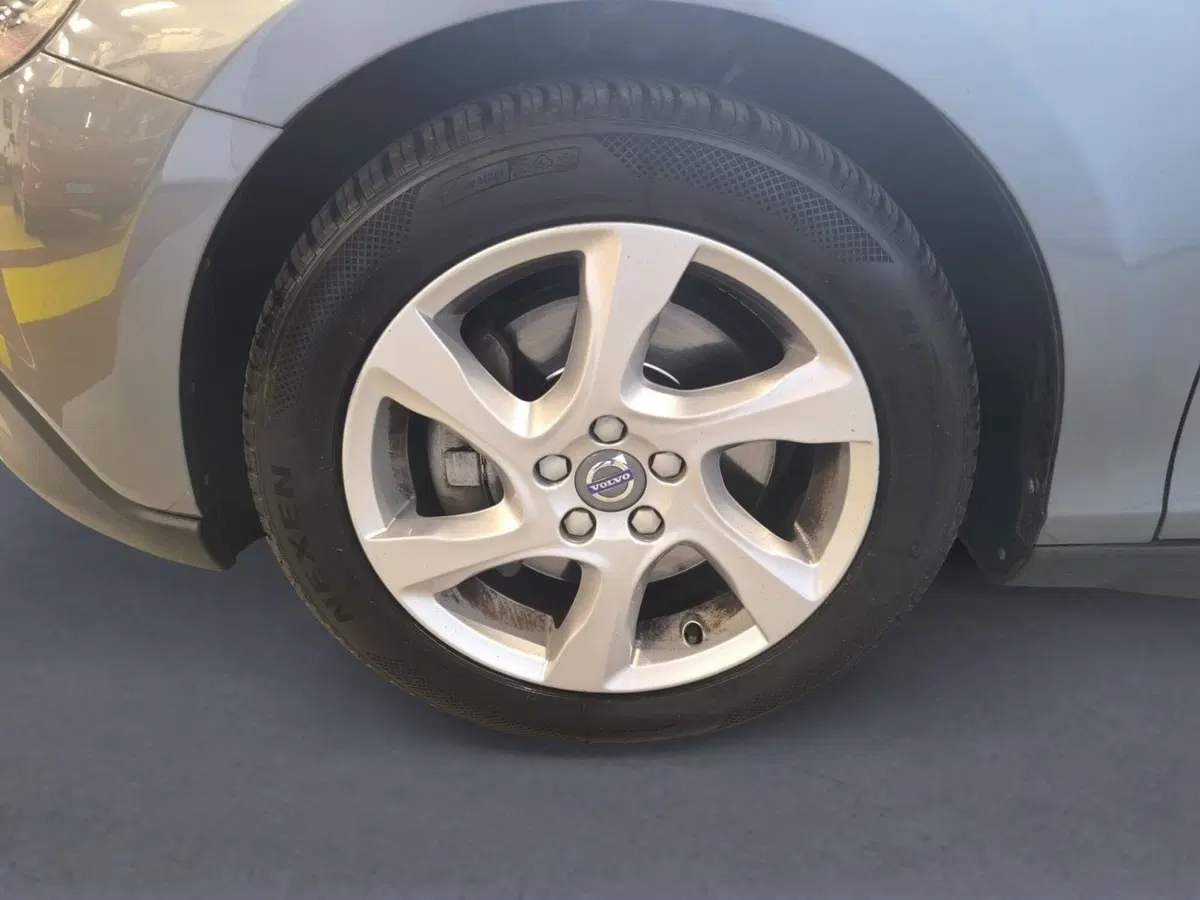 Volvo V40 Cross Country usata a Udine (7)