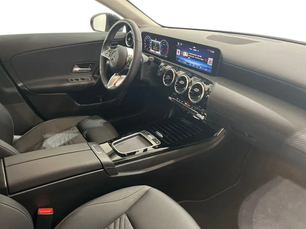 Mercedes-Benz CLA Shooting Brake usata a Napoli (15)