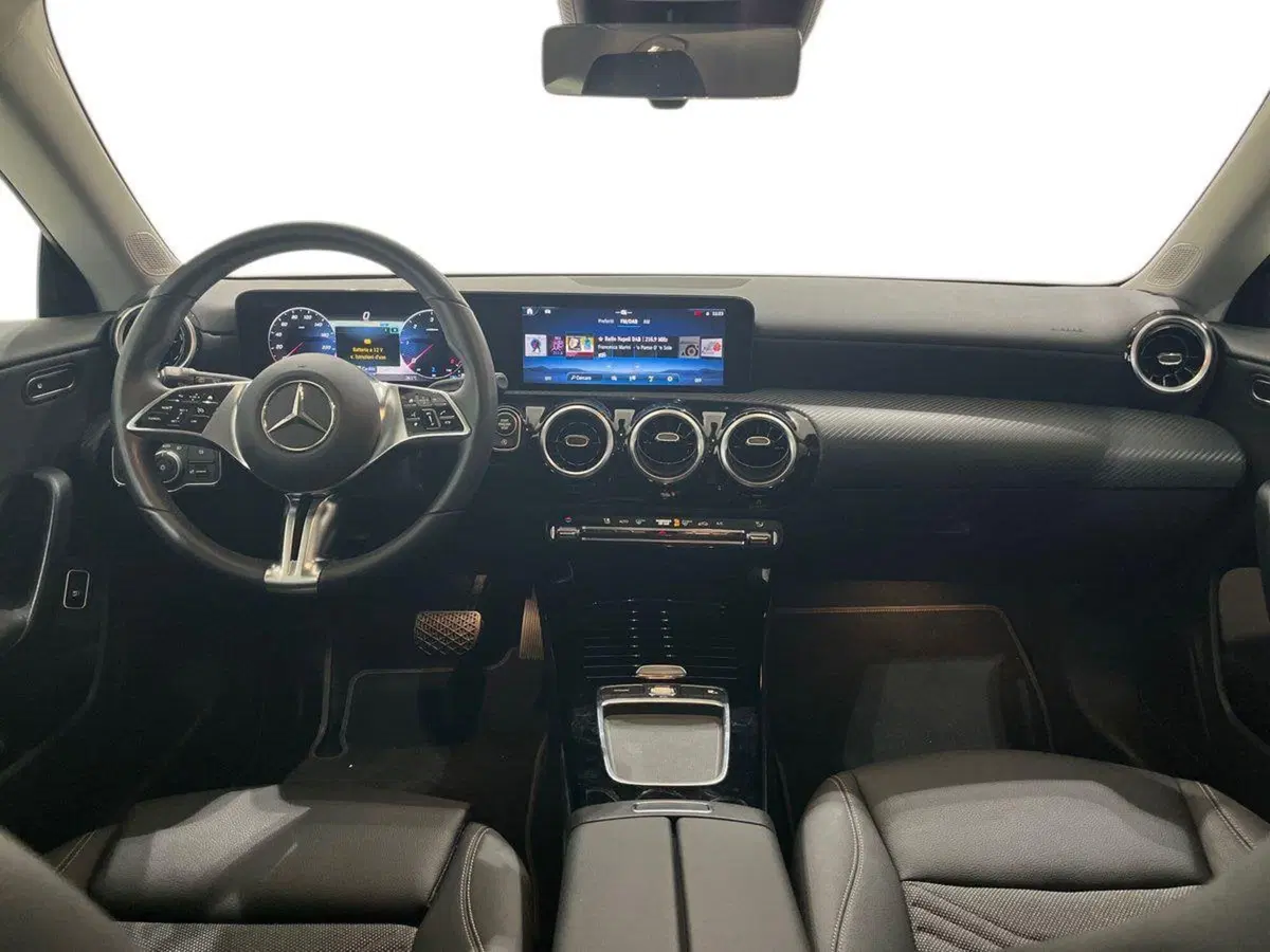 Mercedes-Benz CLA Shooting Brake usata a Napoli (9)