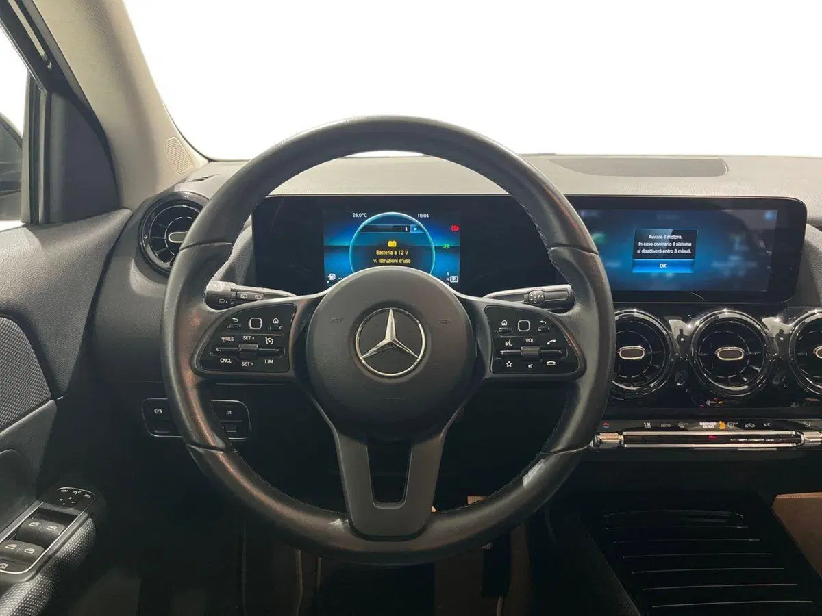 Mercedes-Benz GLA SUV usata a Napoli (11)