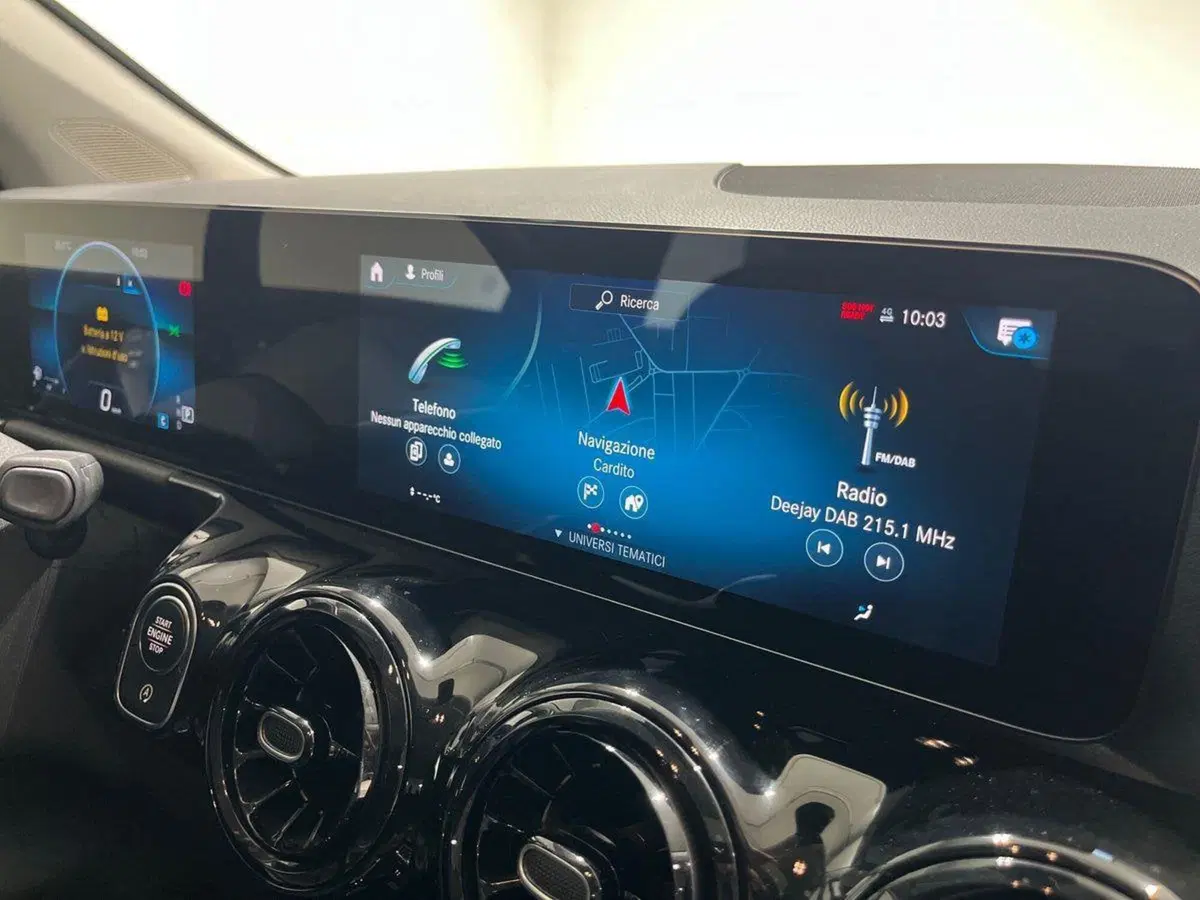 Mercedes-Benz GLA SUV usata a Napoli (12)