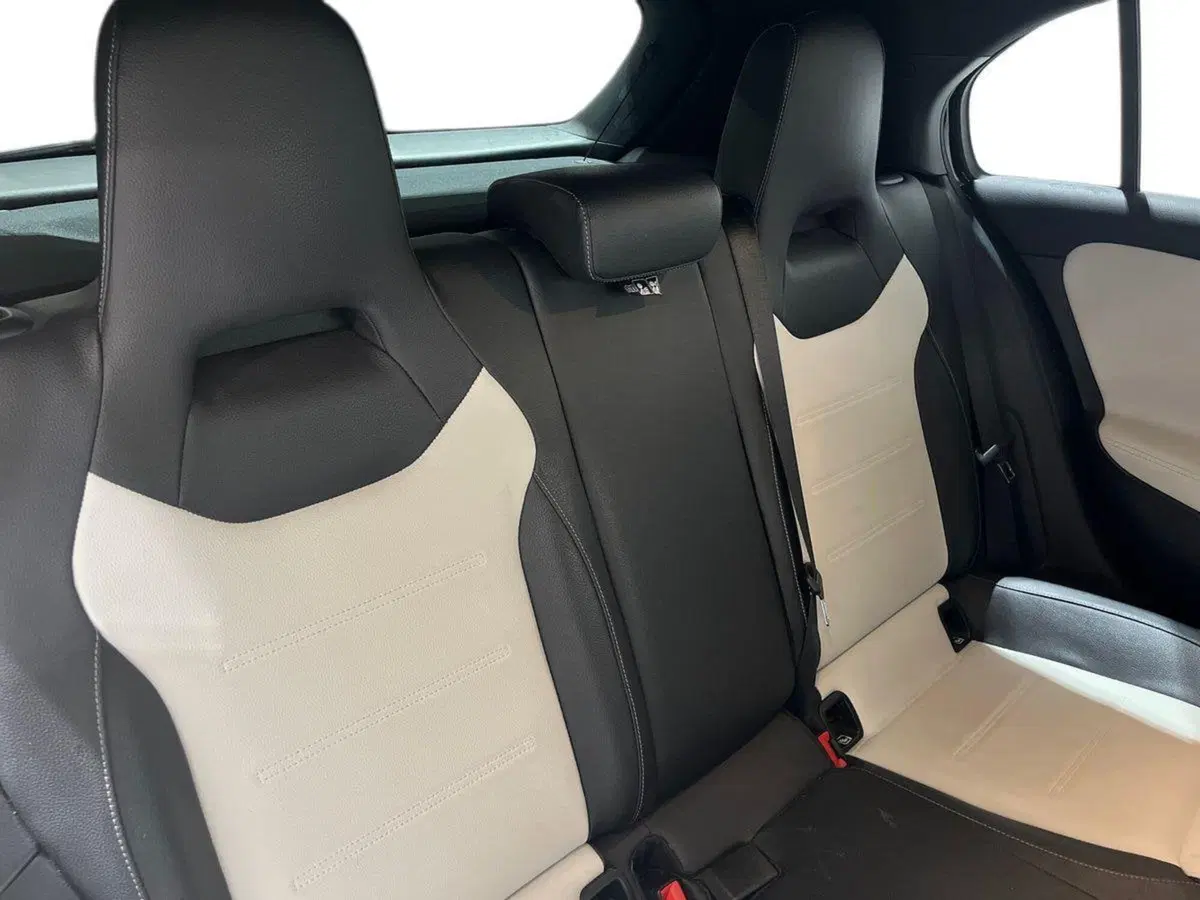 Mercedes-Benz Classe A usata a Napoli (16)