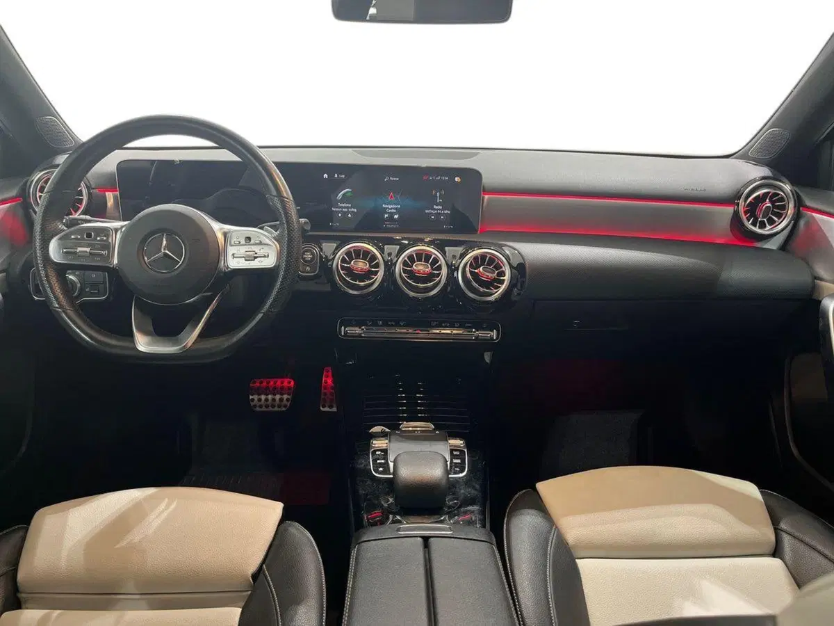 Mercedes-Benz Classe A usata a Napoli (9)