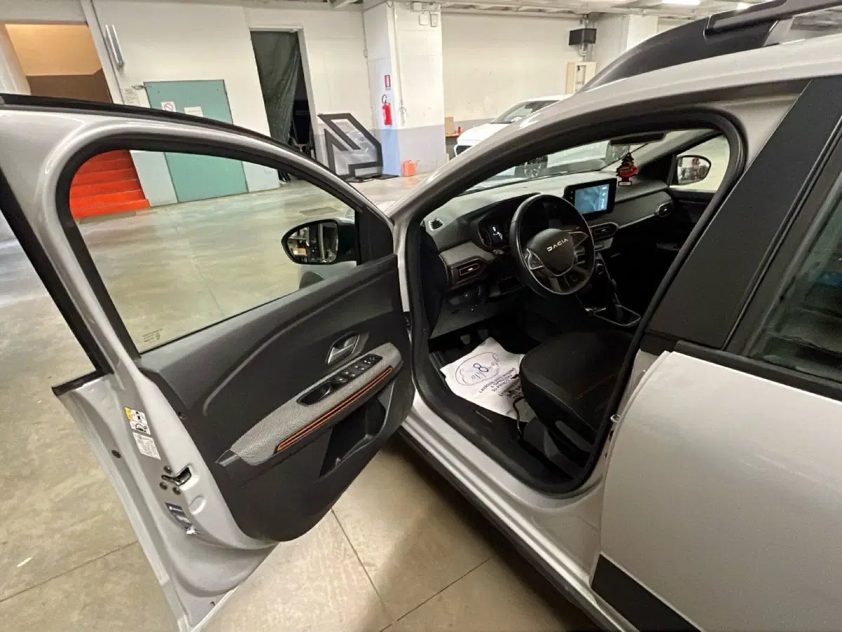 Dacia Sandero usata a Vicenza (12)