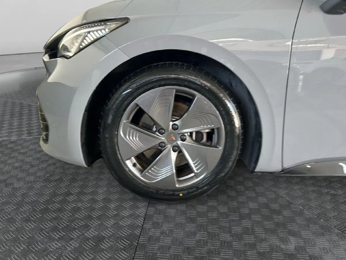 Cupra Born usata a Roma (9)