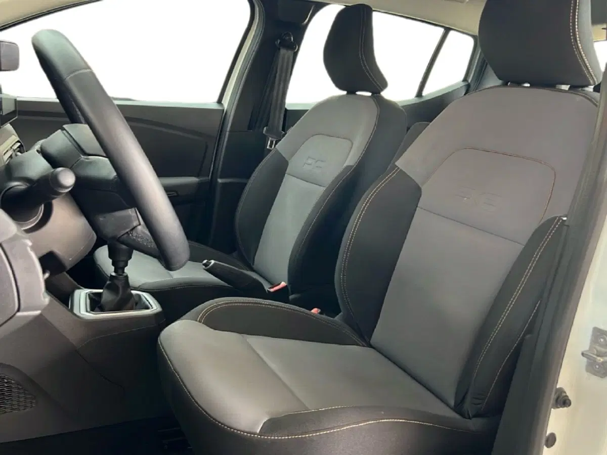 Dacia Sandero Stepway usata a Roma (12)