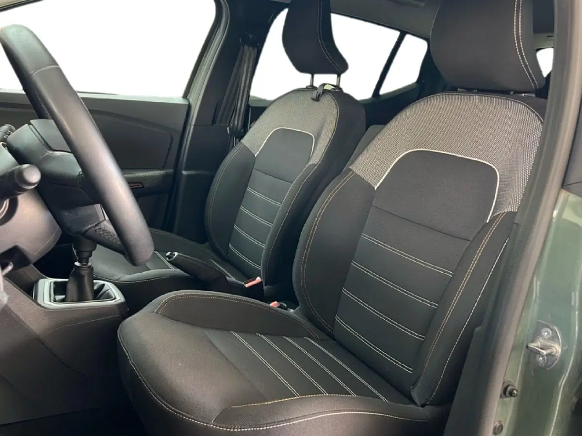 Dacia Sandero usata a Roma (12)