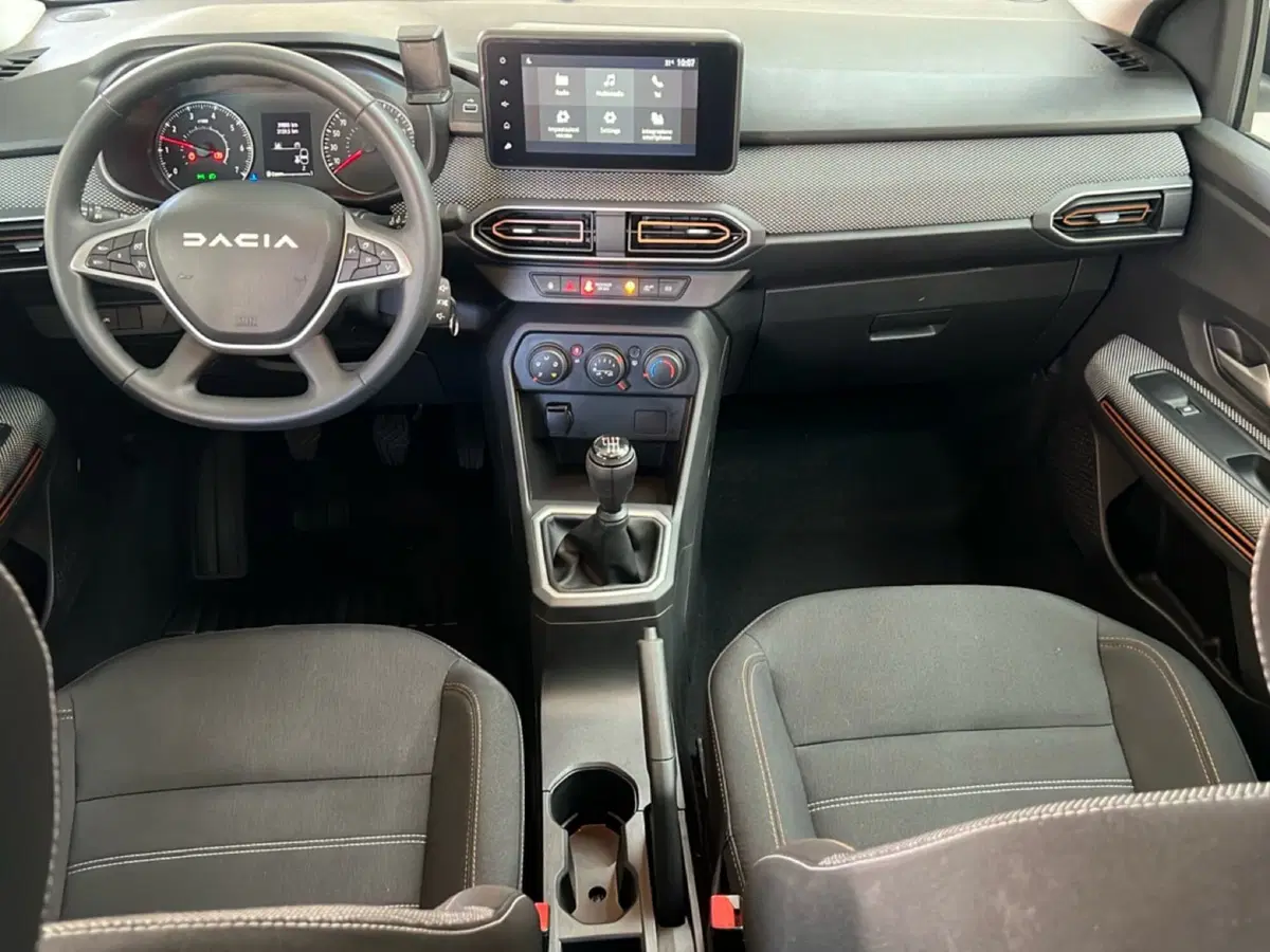 Dacia Sandero usata a Roma (11)