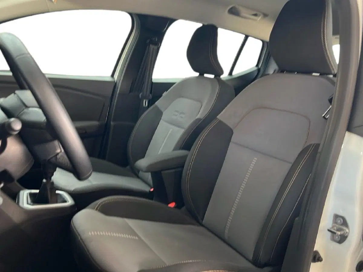 Dacia Sandero usata a Roma (12)