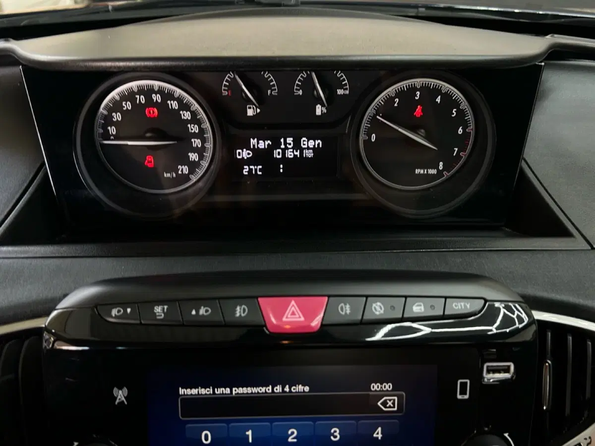 Lancia Ypsilon usata a Roma (13)