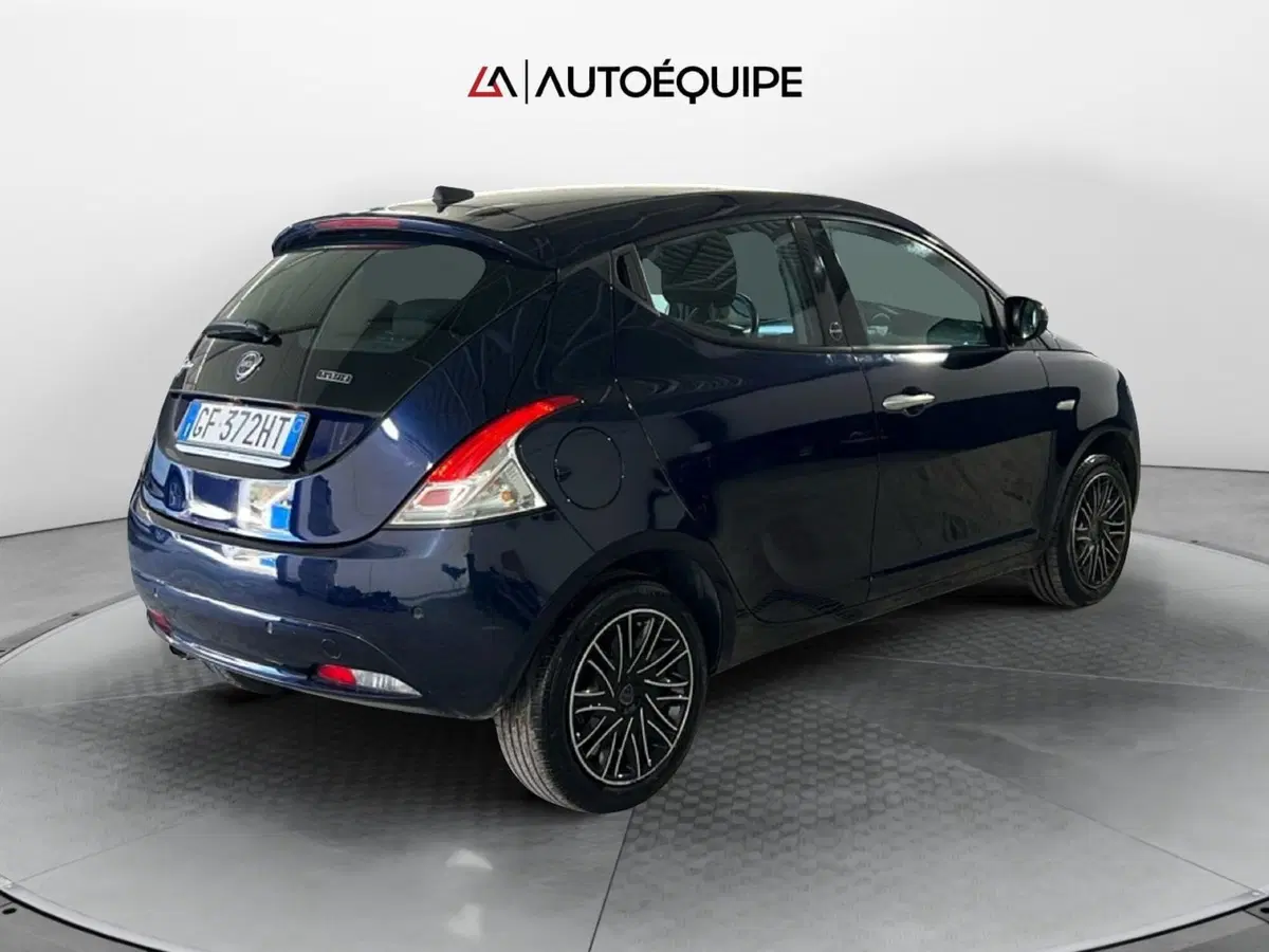 Lancia Ypsilon usata a Roma (5)