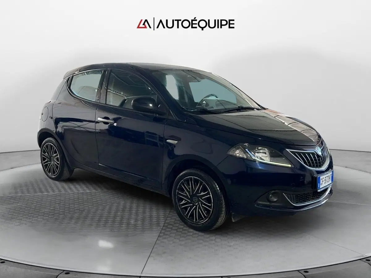 Lancia Ypsilon usata a Roma (7)