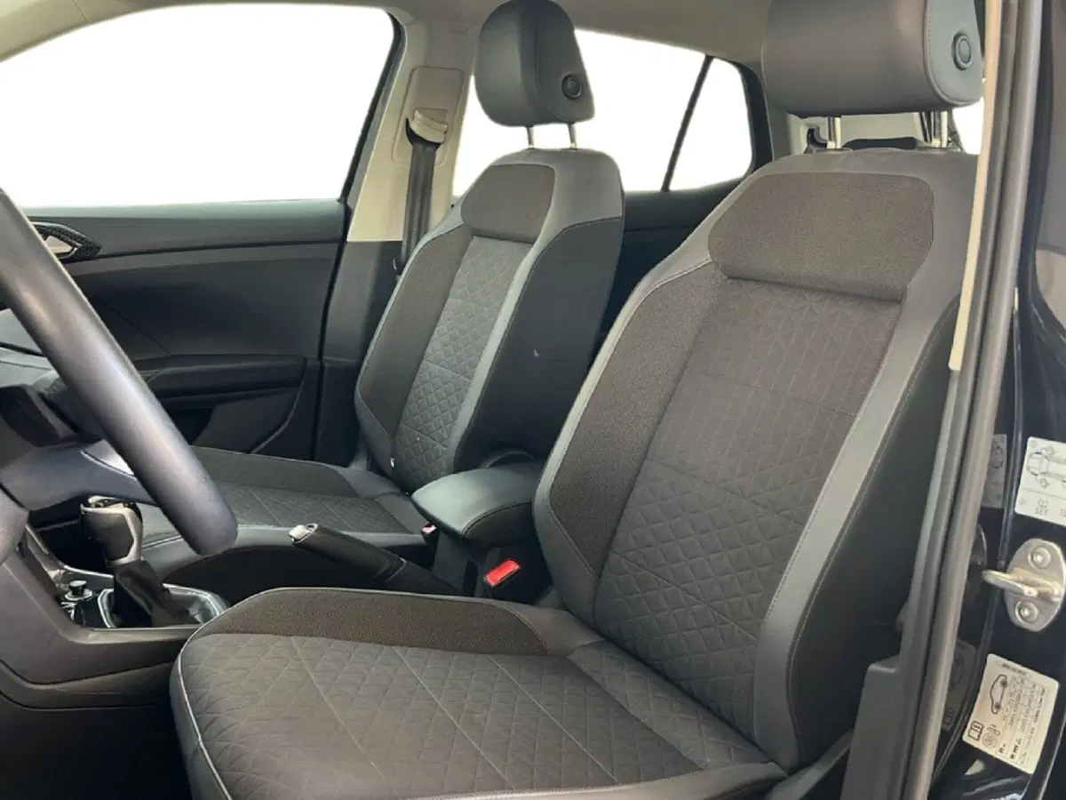 Volkswagen T-Cross usata a Roma (12)