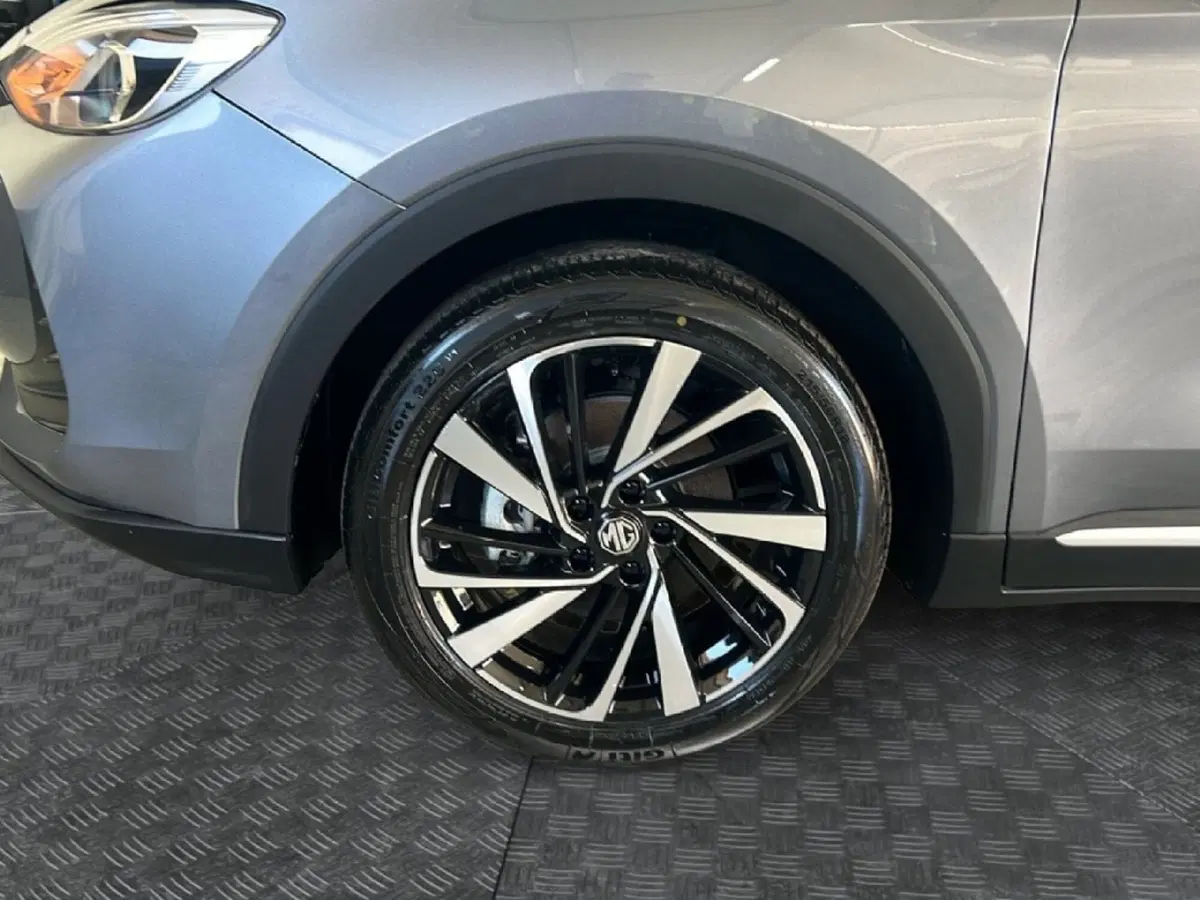 Mg ZS EV usata a Roma (9)