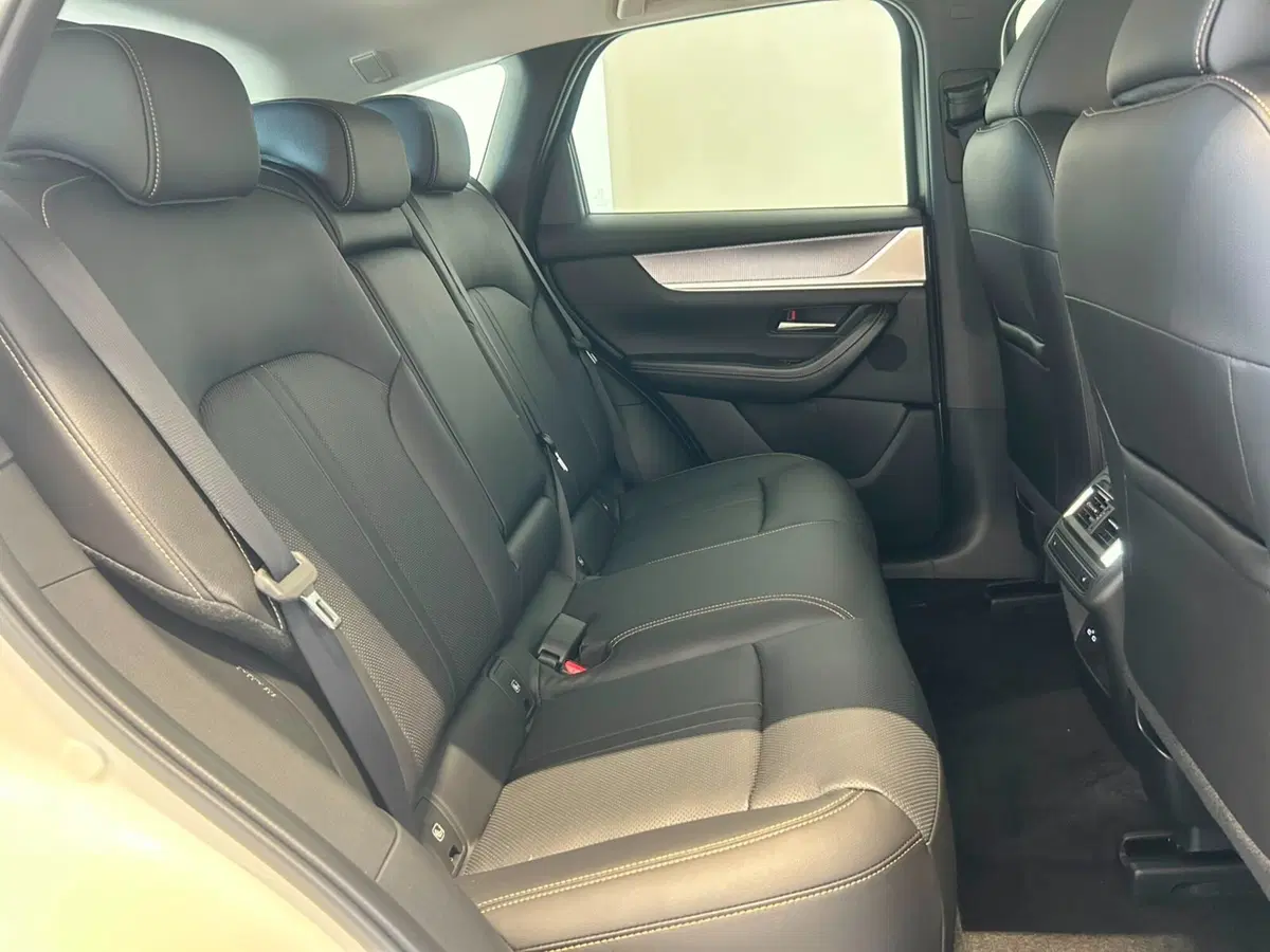 Mazda CX-60 nuova a Napoli (6)