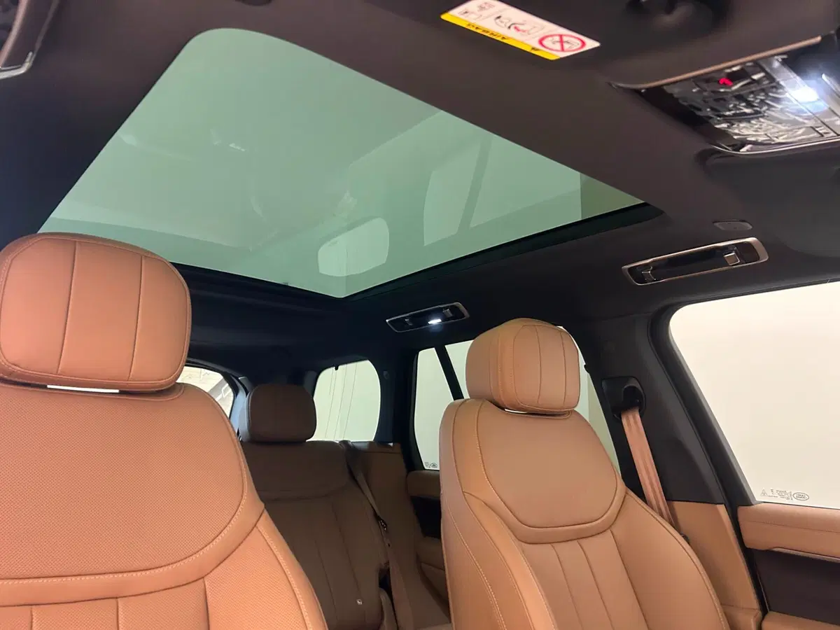 Land Rover Range Rover nuova a Napoli (4)