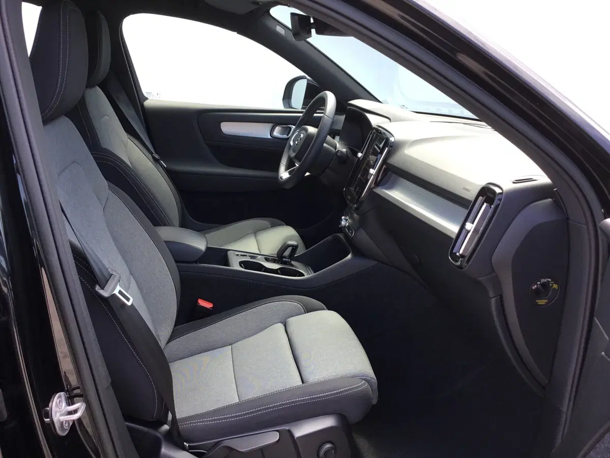 Volvo XC40 usata a Napoli (10)