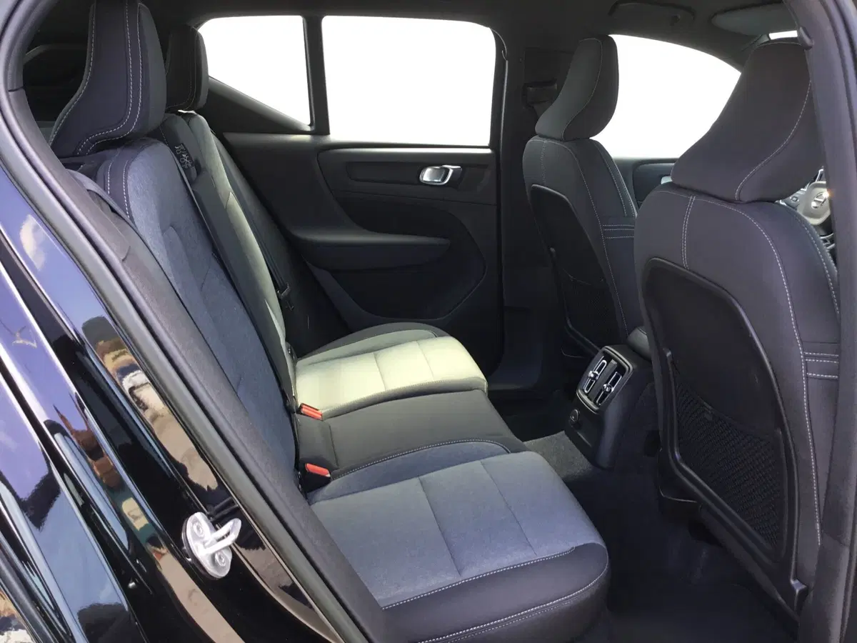 Volvo XC40 usata a Napoli (9)