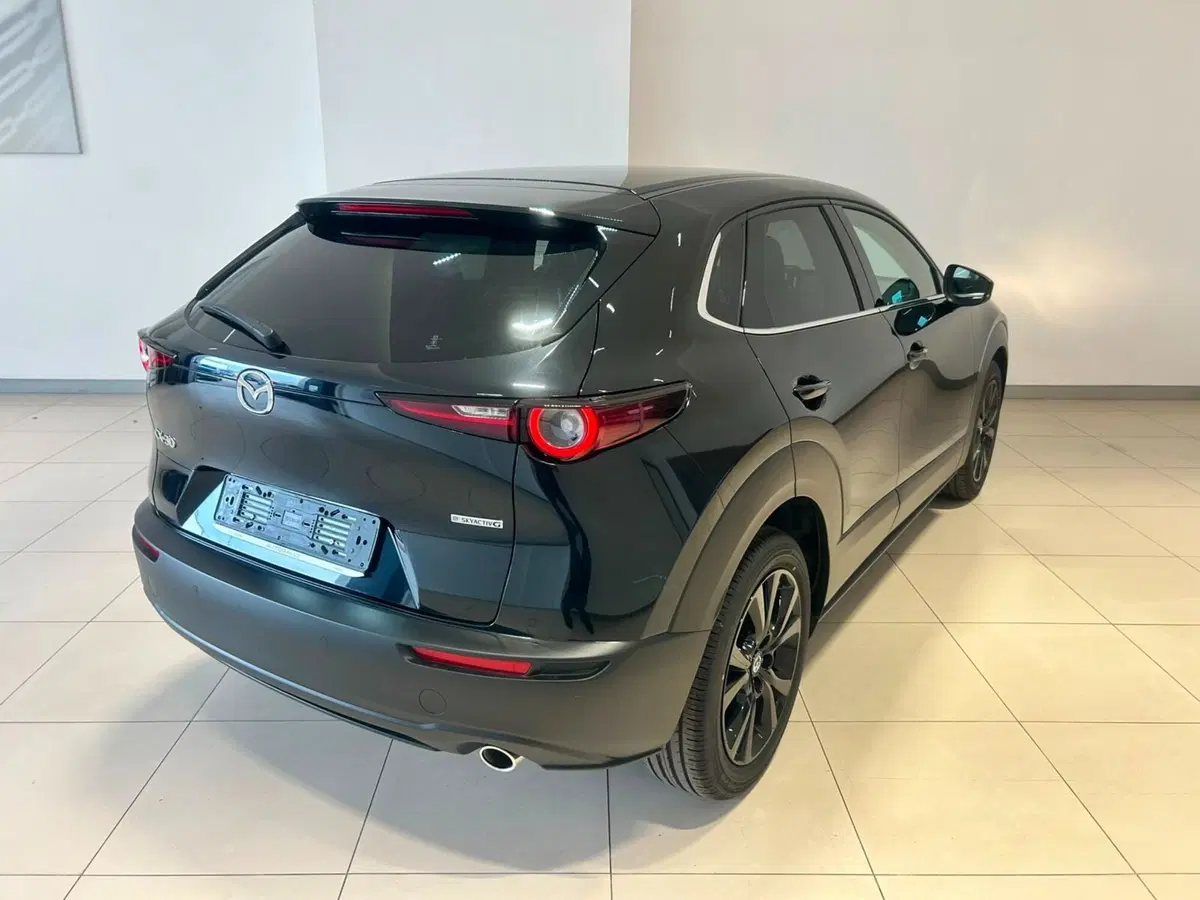Mazda CX-30 nuova a Napoli (2)