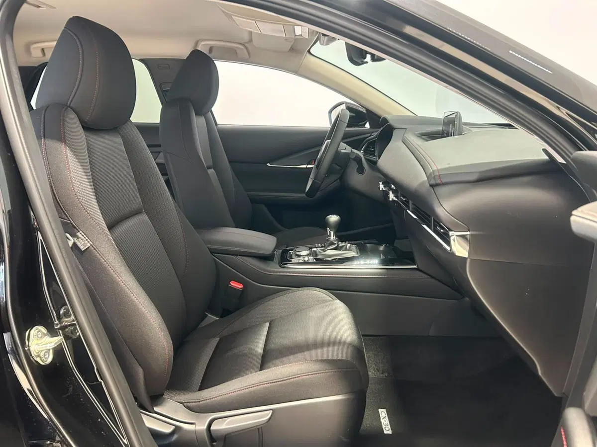 Mazda CX-30 nuova a Napoli (3)