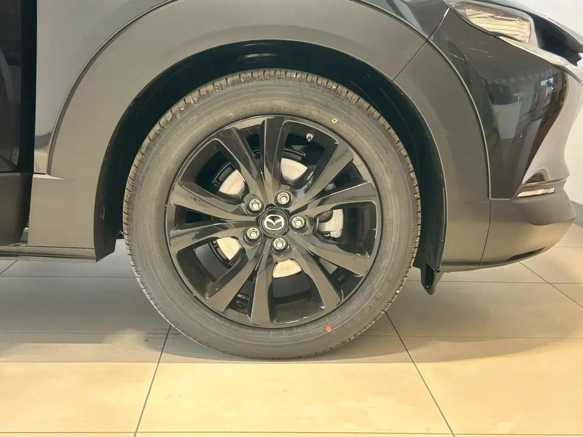 Mazda CX-30 nuova a Napoli (9)
