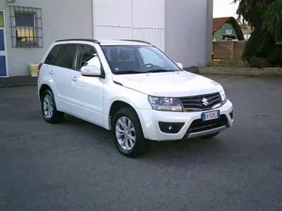 Suzuki Grand Vitara 1.9 DDiS 5 porte Evolution del 2014 usata a Novara