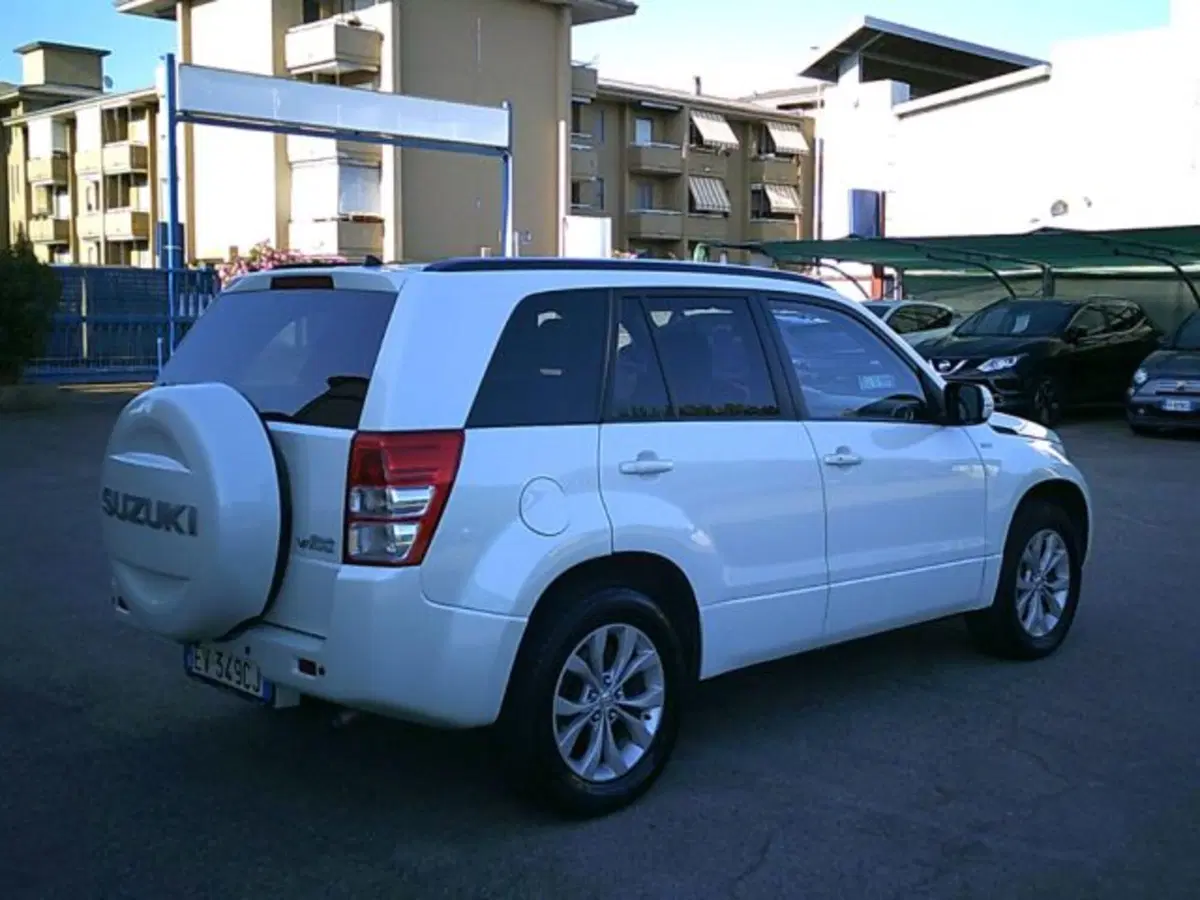 Suzuki Grand Vitara usata a Novara (4)