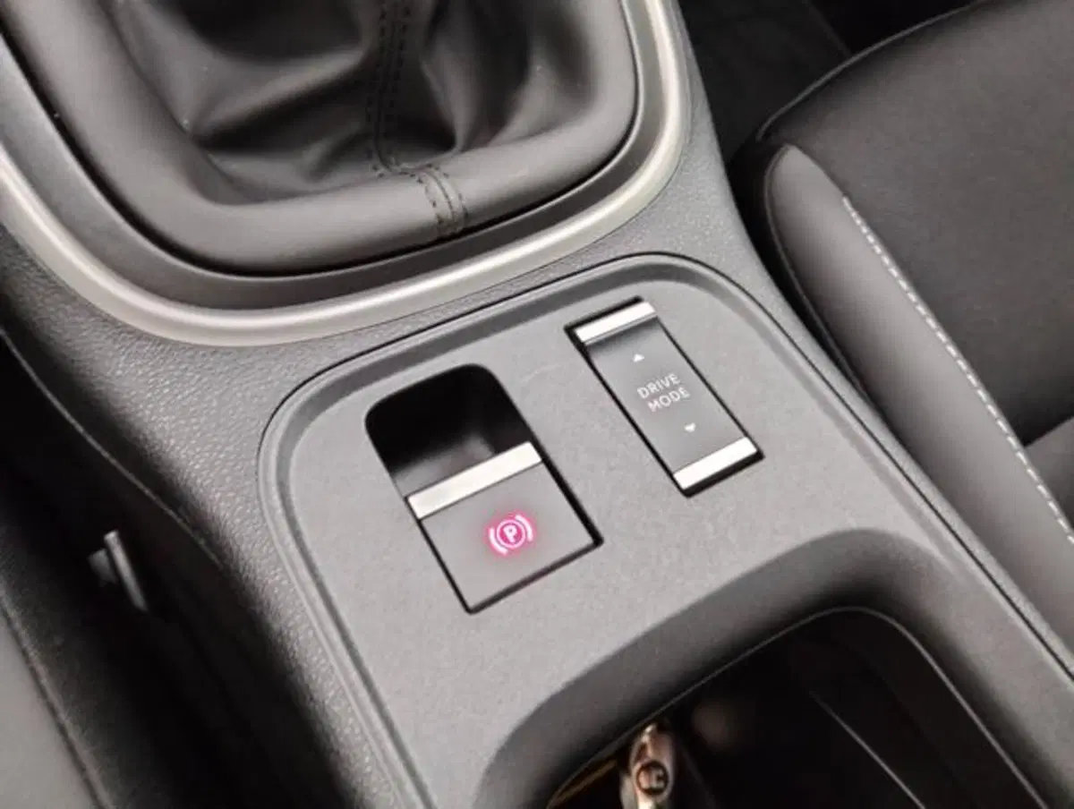 Jeep Avenger usata a Como (17)
