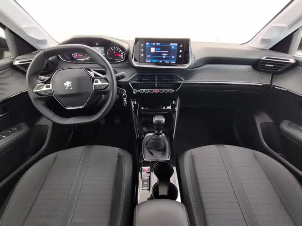 Peugeot 208 usata a Como (4)