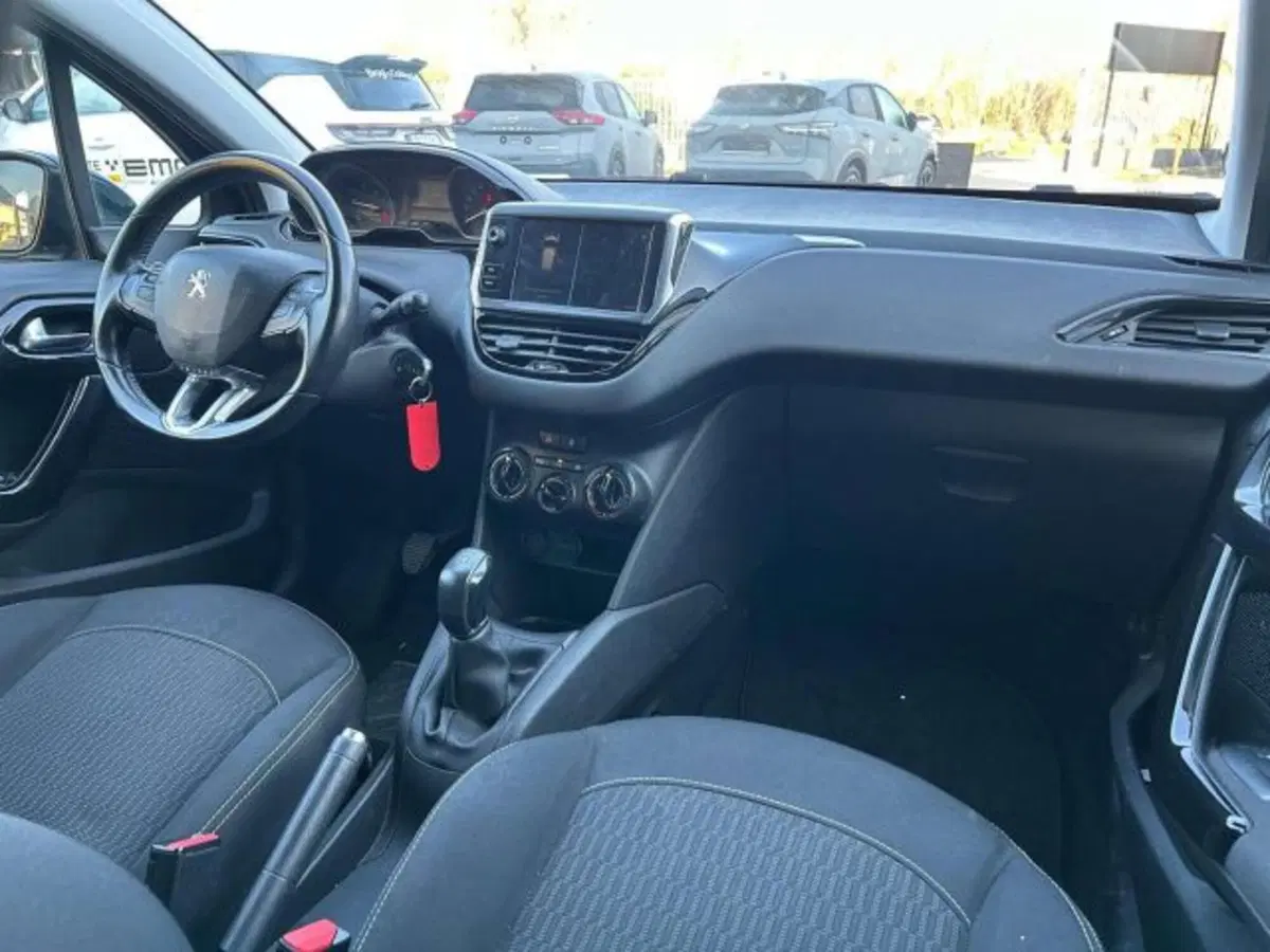 Peugeot 208 usata a Firenze (11)
