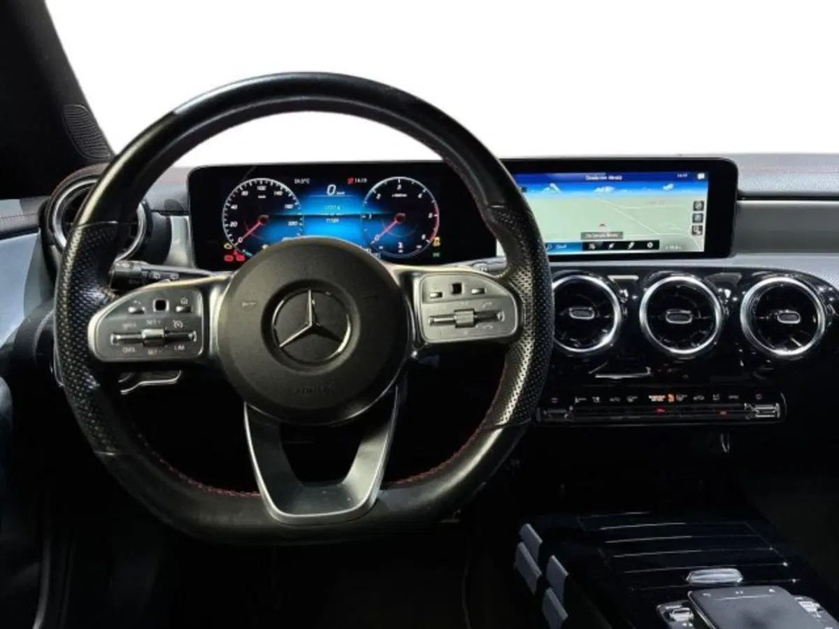 Mercedes-Benz CLA Shooting Brake usata a Bologna (11)
