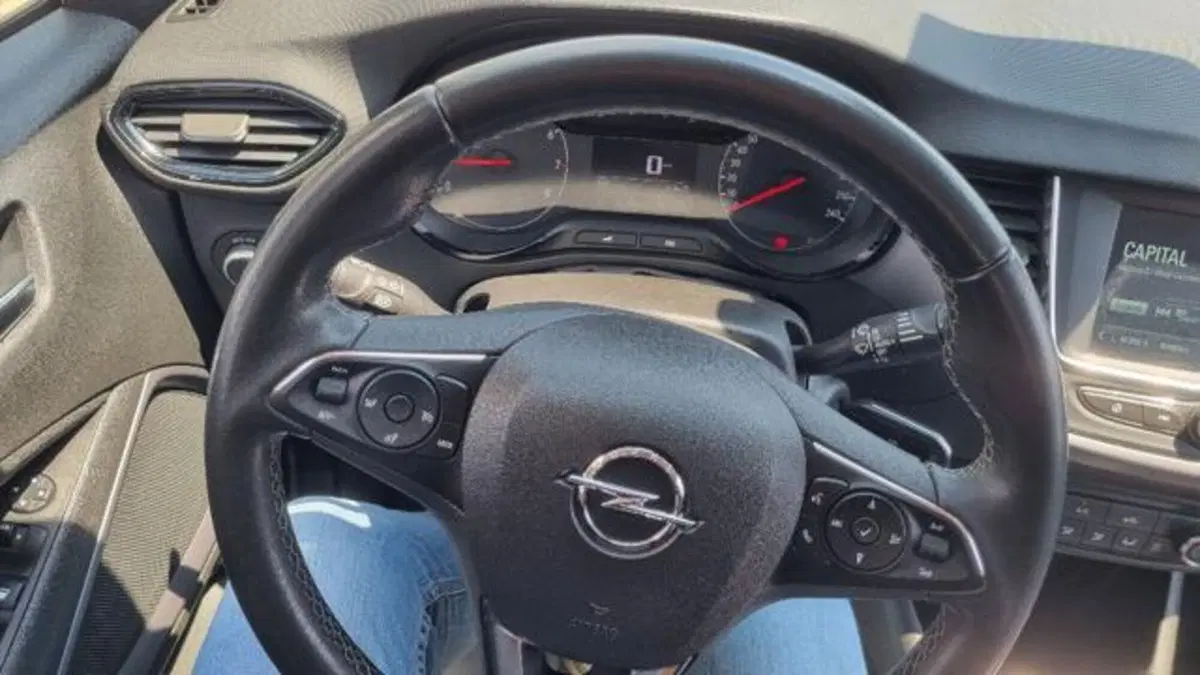 Opel Crossland usata a Savona (12)