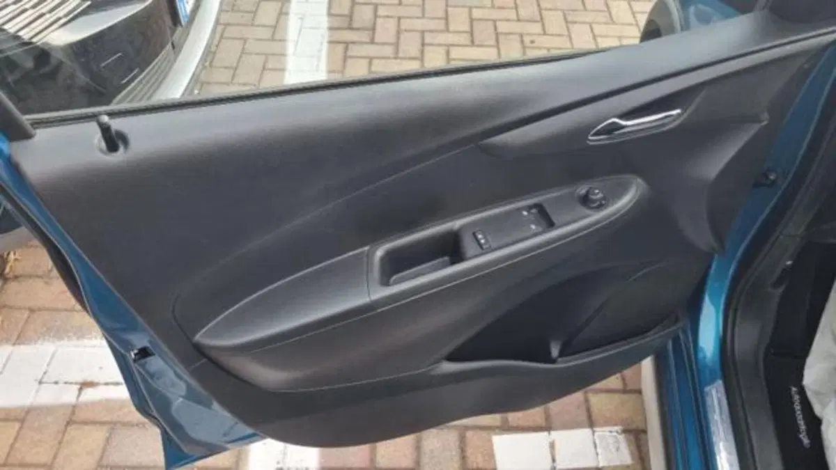 Opel Karl usata a Savona (11)