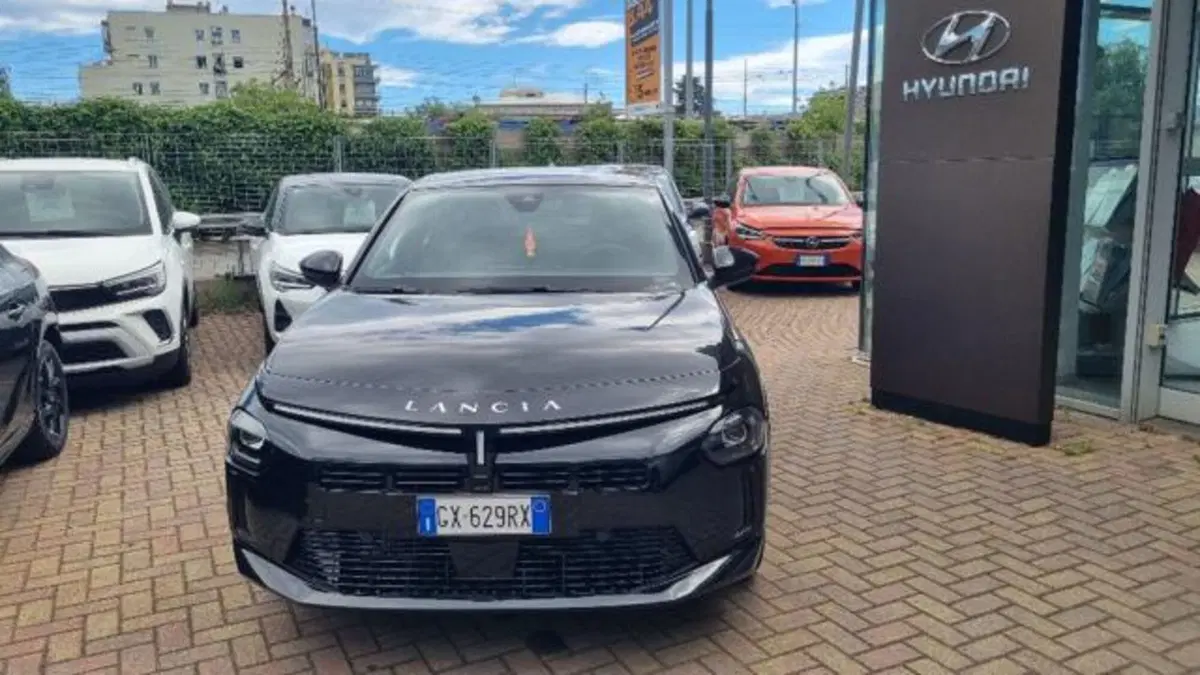 Lancia Ypsilon usata a Savona