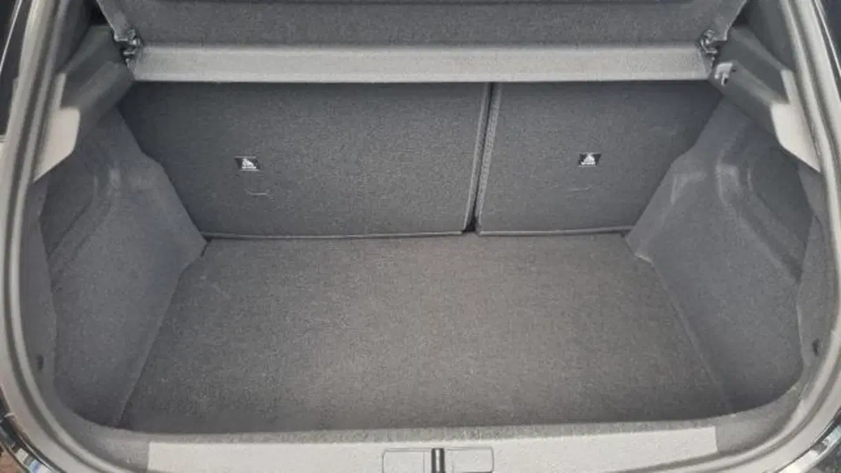 Lancia Ypsilon usata a Savona (11)