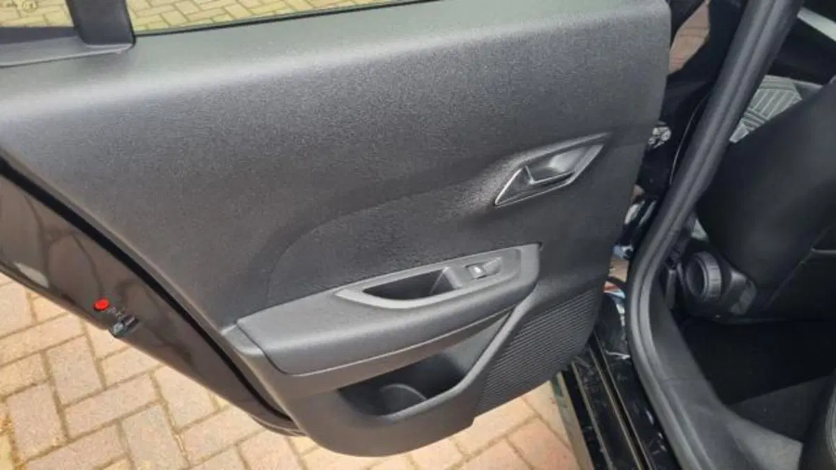 Lancia Ypsilon usata a Savona (13)