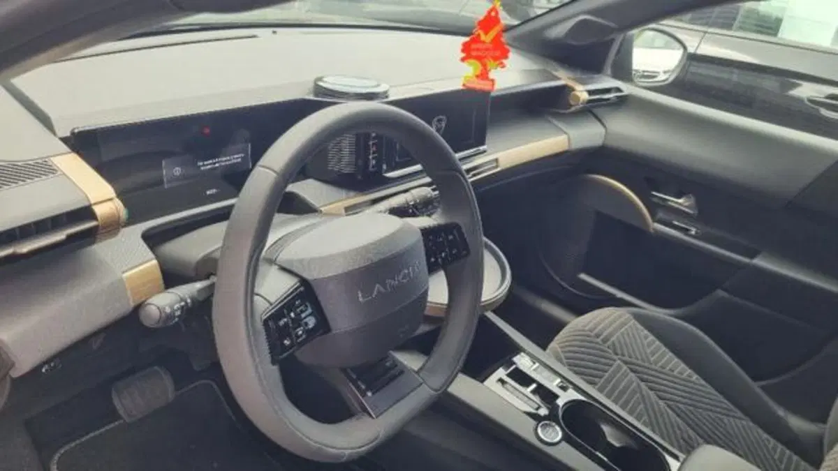 Lancia Ypsilon usata a Savona (16)