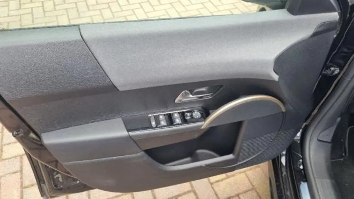 Lancia Ypsilon usata a Savona (17)
