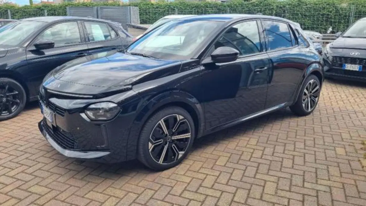 Lancia Ypsilon usata a Savona (3)
