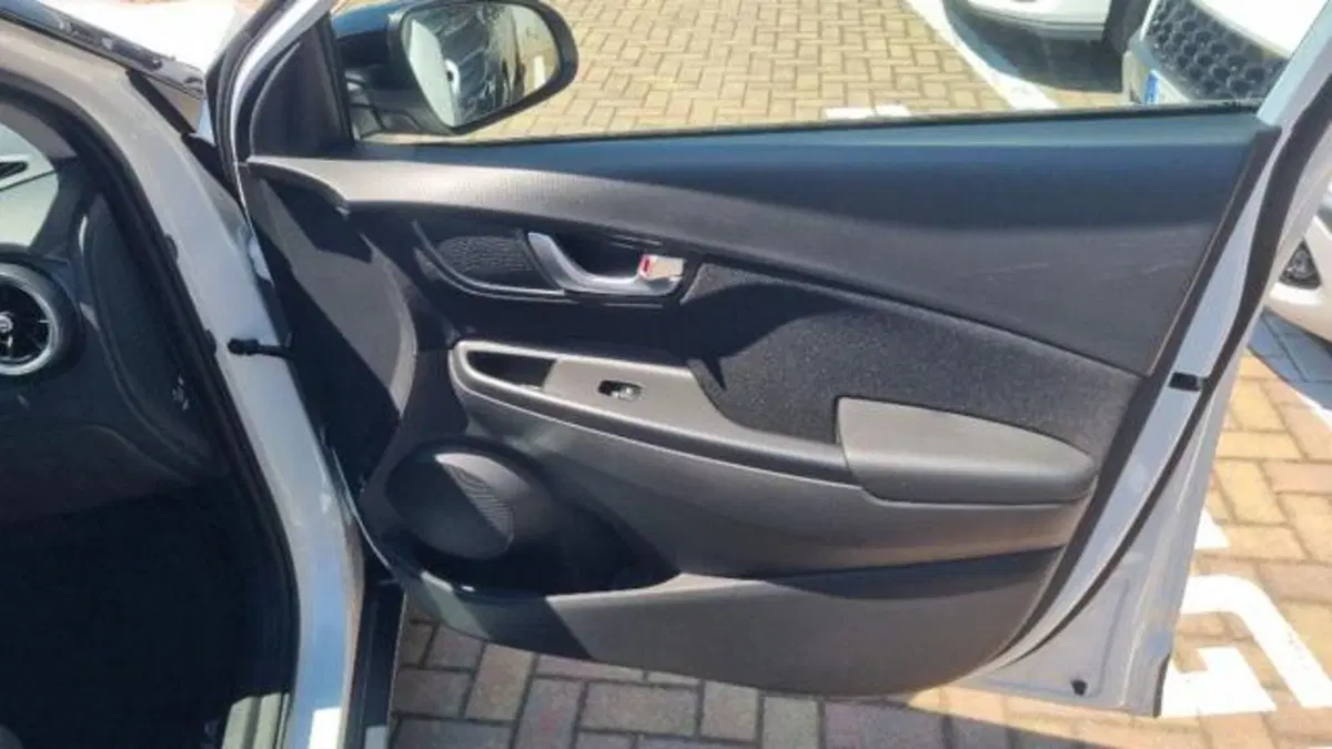 Hyundai Kona usata a Savona (17)