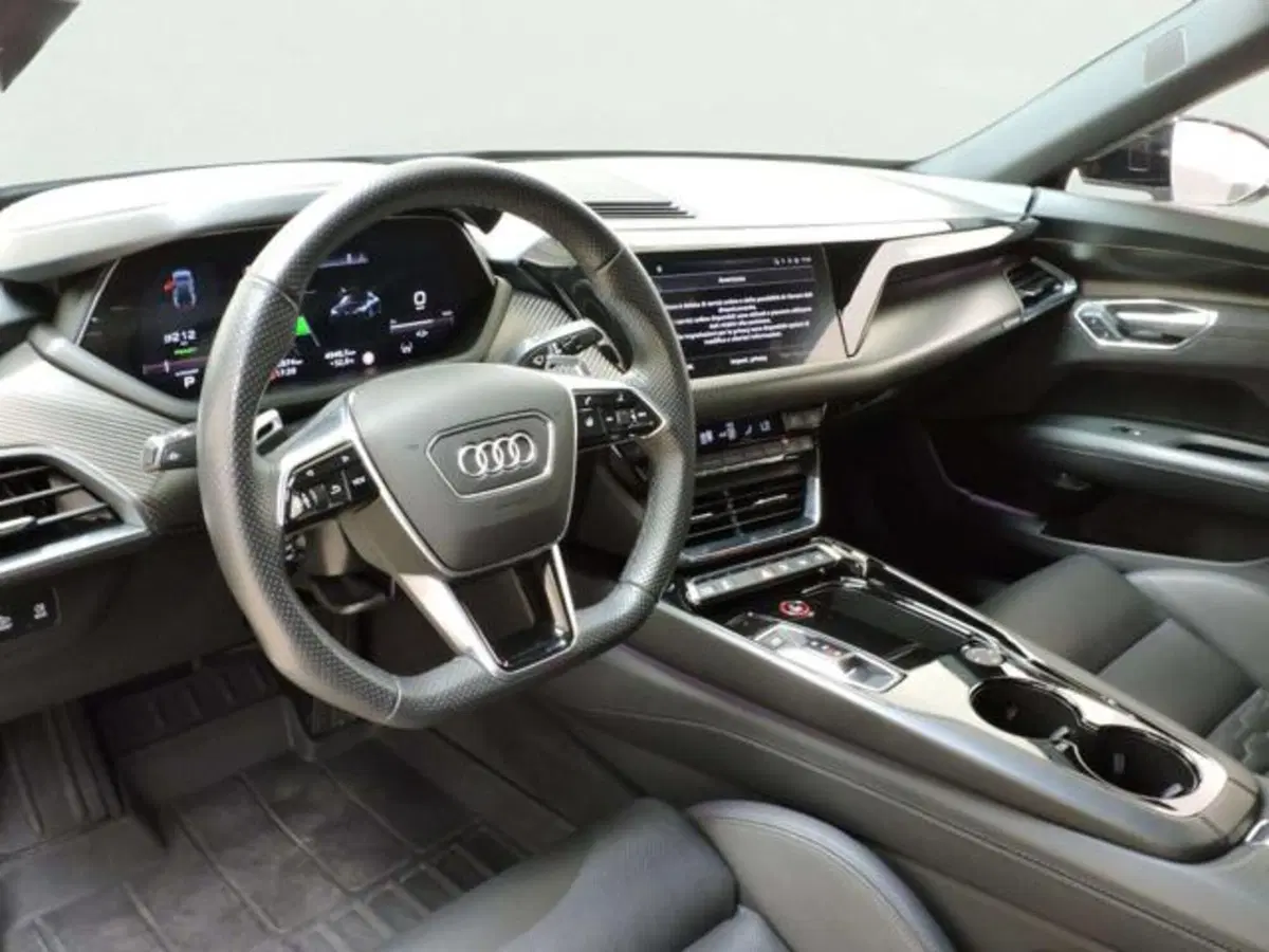 Audi e-Tron GT usata a Firenze (16)