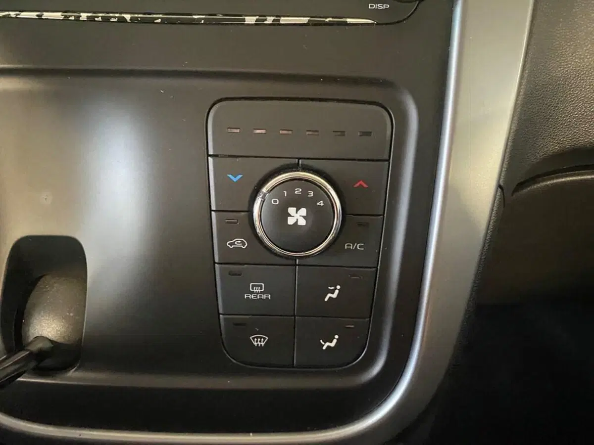 Mahindra KUV100 usata a Torino (12)