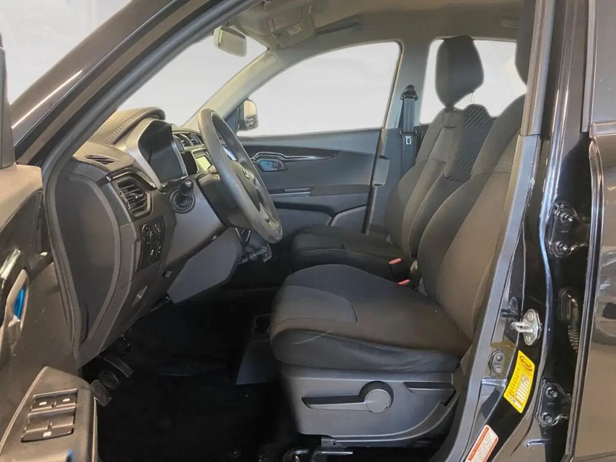 Mahindra KUV100 usata a Torino (7)
