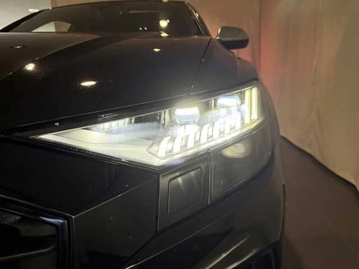 Audi SQ8 usata a Genova (10)